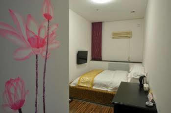 Hotel Super 8 Lishuiqiao South Subway Station 4*